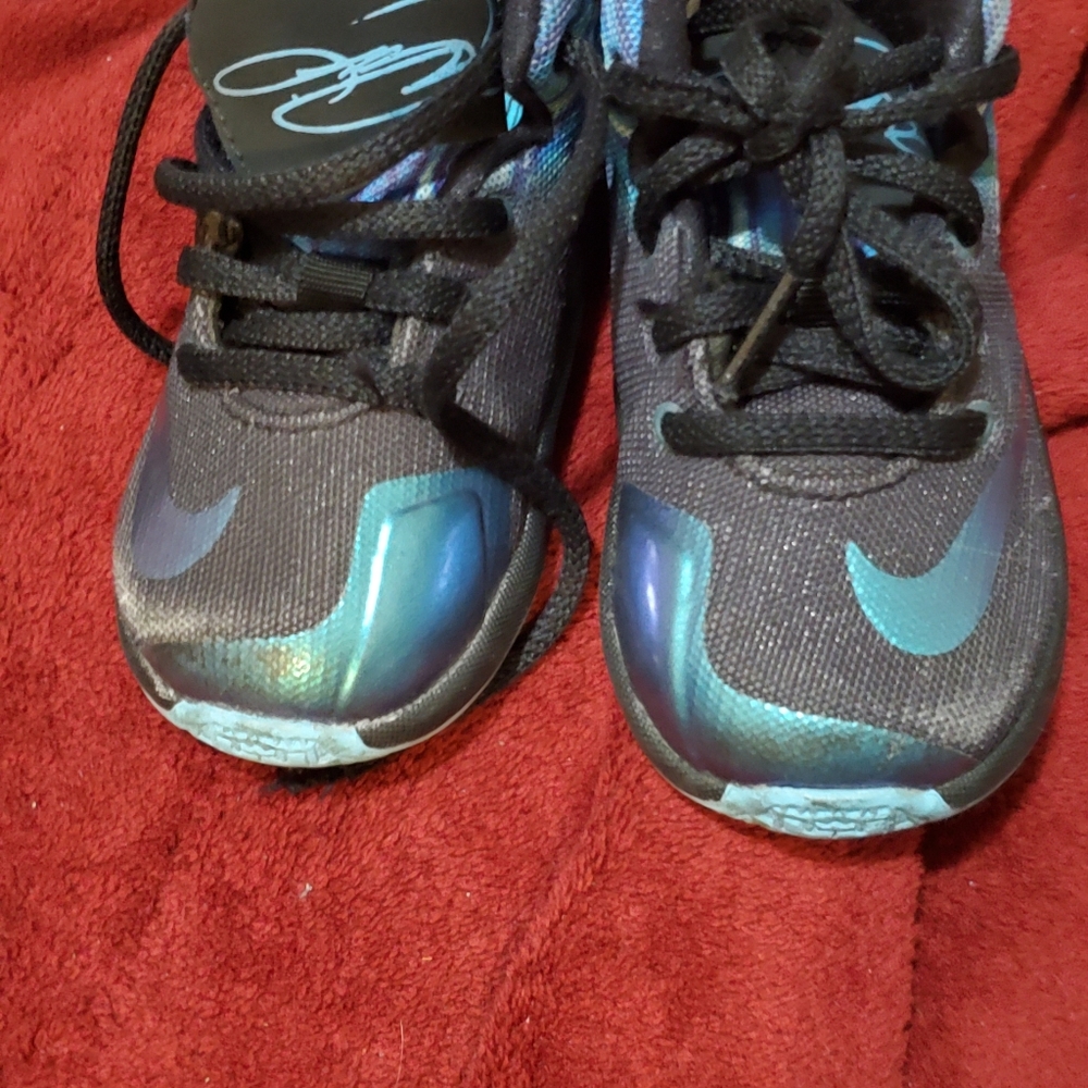 Reduced! Cute LeBron Nike sneakers size 7